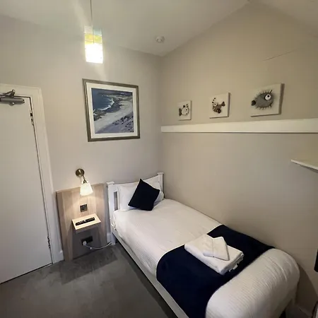 Ardenlee Guest house 3*