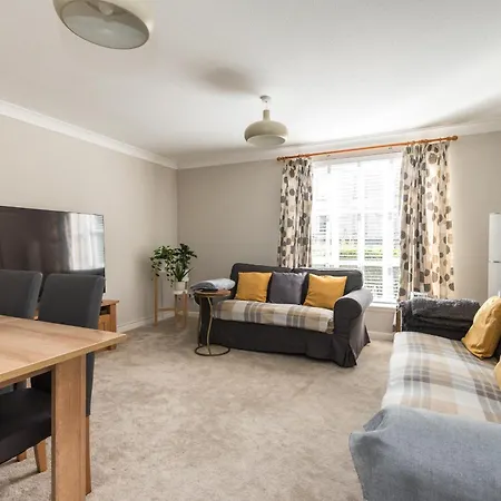Cosy Roseburn Apartment, - 2 Bedrooms, Free Parking Edinburgh