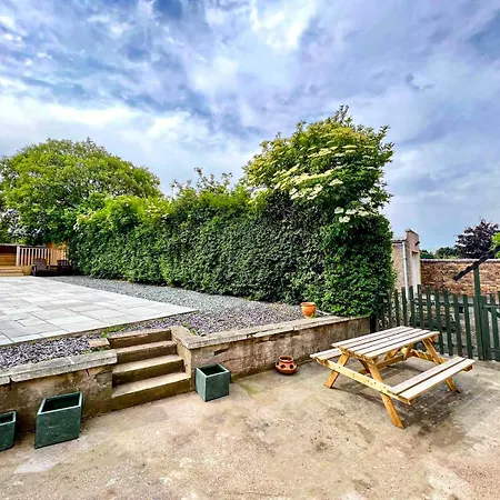 Apartament Immanuel House - Modern Luxury Victorian 1872 - Free Parking & Superfast Fibre Optic Wifi