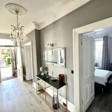 Immanuel House - Modern Luxury Victorian 1872 - Ultrafast Starlink Wifi & Free Parking *