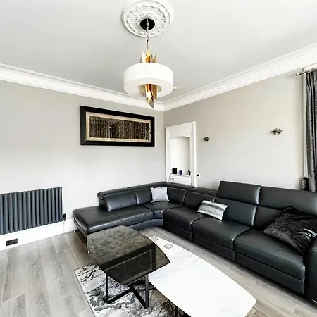 Immanuel House - Modern Luxury Victorian 1872 - Ultrafast Starlink Wifi & Free Parking Edimburgo