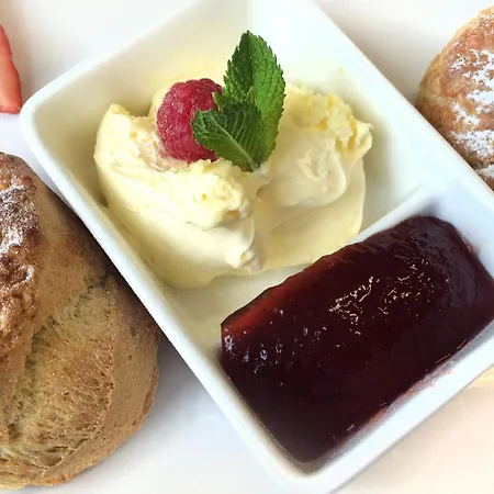 Estate At Carberry Tower Tatil Evi