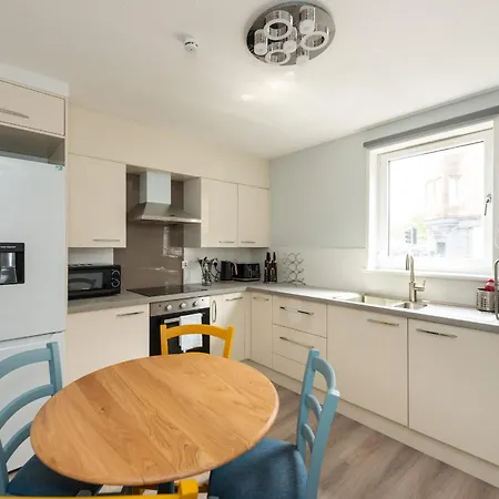 Апартаменты Ground Floor 2 Bed Flat Slateford