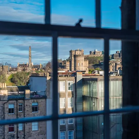 Quiet, 2 Bedroom Royal Mile Gem * Edynburg