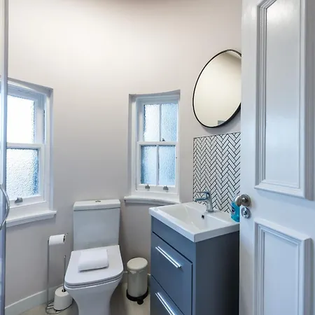 Quiet, 2 Bedroom Royal Mile Gem Apartament