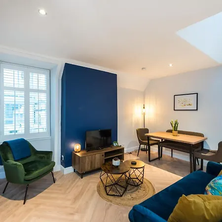 Quiet, 2 Bedroom Royal Mile Gem Apartament Edynburg