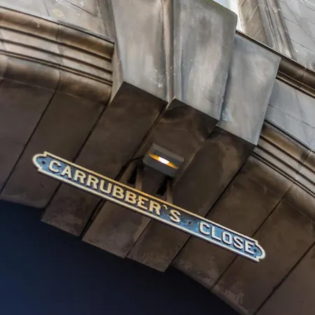 Quiet, 2 Bedroom Royal Mile Gem Apartament