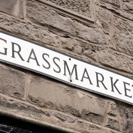 Charming Grassmarket 1 Bed Castle Pad * Edinburgh