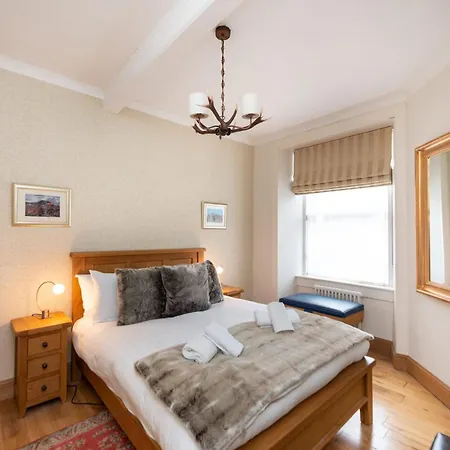 Charming Grassmarket 1 Bed Castle Pad Edinburgh
