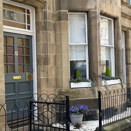 Lovely Main Door 2 Bed