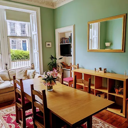 Bed & Breakfast Mccrae's 2*