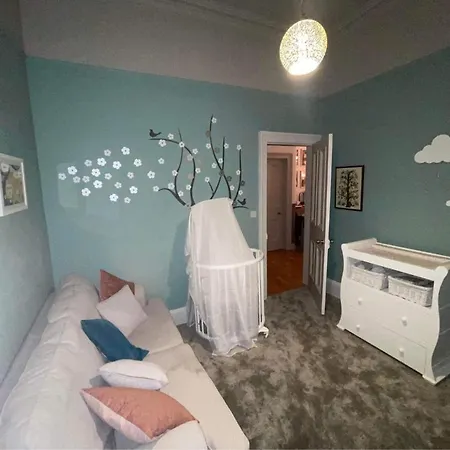 Large 3 Double Bedroom Period House With Parking Σπίτι διακοπών *