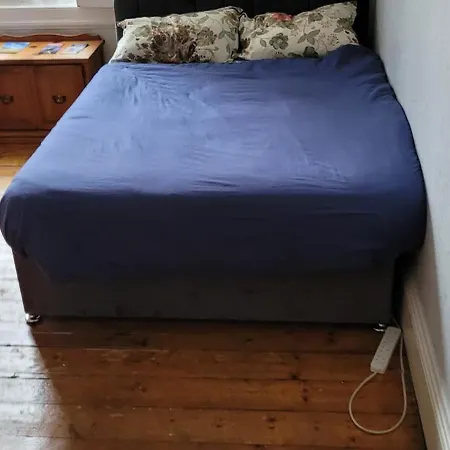 Centre Flat - Sleep Upto 4 *
