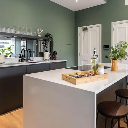 Dragon Luxury Serviced At Walker Street *