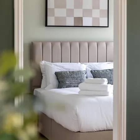 Dragon Luxury Serviced At Walker Street