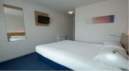 Travelodge Airport אדינבורו