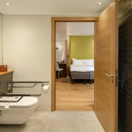 Market Street Hotell 4*
