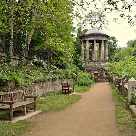 Pass The Keys Spacious 2-br Flat For 4 In Morningside