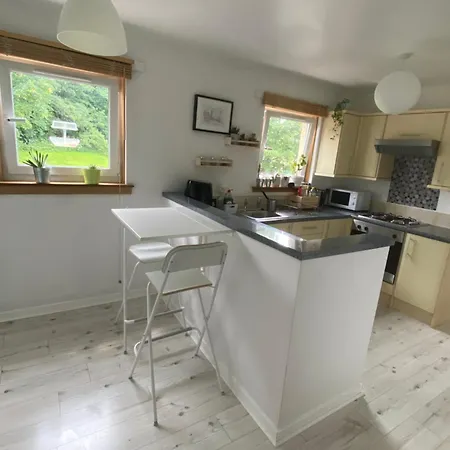 Cozy Bedroom In Shared With Free Parking * Edinburgh