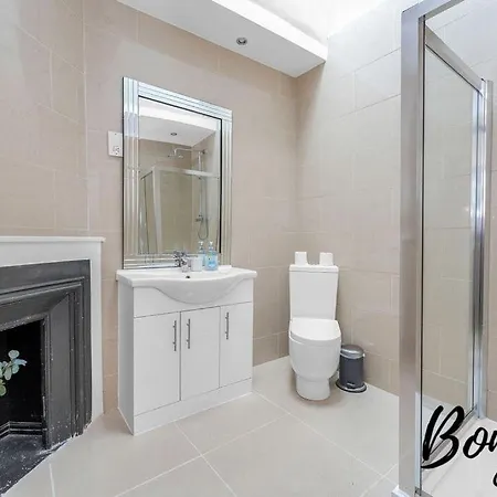 Apartment Voltaire - New Town 3br-2ba, Castle Street By Bonjour Residences