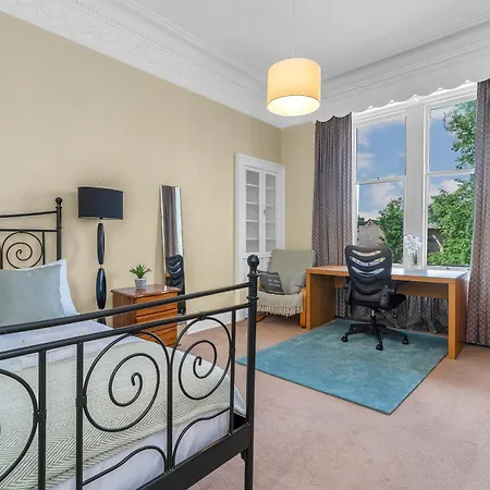 Апартаменты Marchmont Traditional *