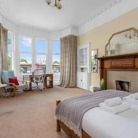 Marchmont Traditional *