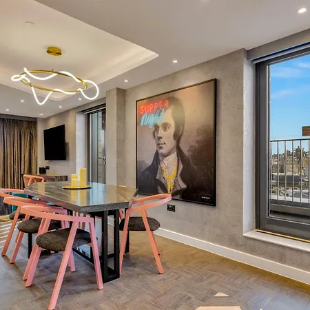 Roomzzz Aparthotel Edimburgo