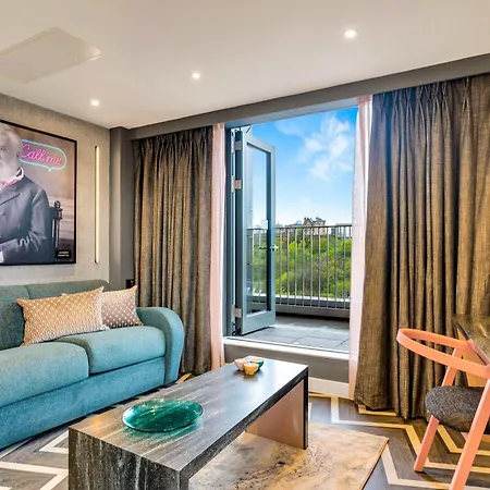 Roomzzz Apartahotel Edimburgo