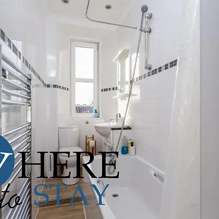 Bright 2 Bed By Rodney St