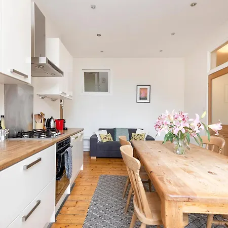 Tasteful 1-bedroom Near Meadows Lägenhet Edinburg