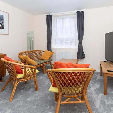Brilliantly Located 2bd Flat Heart Of Edinburgh! * Edinburgh