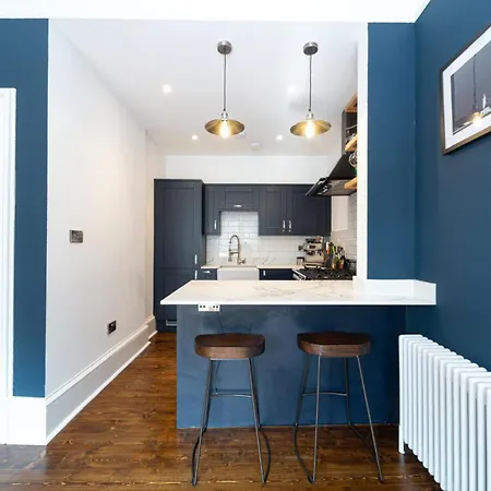 Montgomery Large 2 Bedroom Flat - 5 Mins Walk To Centre * Edinburg