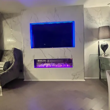 בית נופש Large Modern Family In Murrayfield - Very Close To Centre - 10 Mins By Direct Bus - Private Driveway & Garden