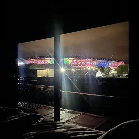 בית נופש Large Modern Family In Murrayfield - Very Close To Centre - 10 Mins By Direct Bus - Private Driveway & Garden אדינבורו