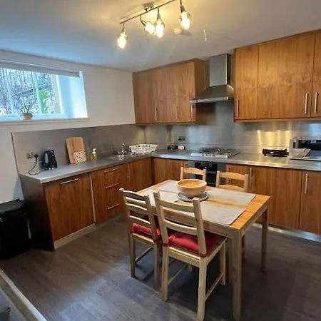 Boyds Entry Flat Old Town Apartment