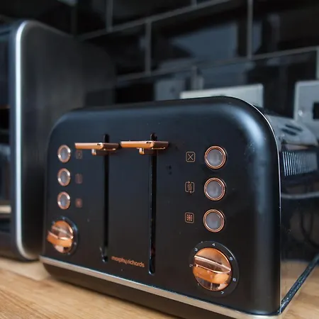 Luxe Arthurs Seat View Townhouse With Hot Tub *