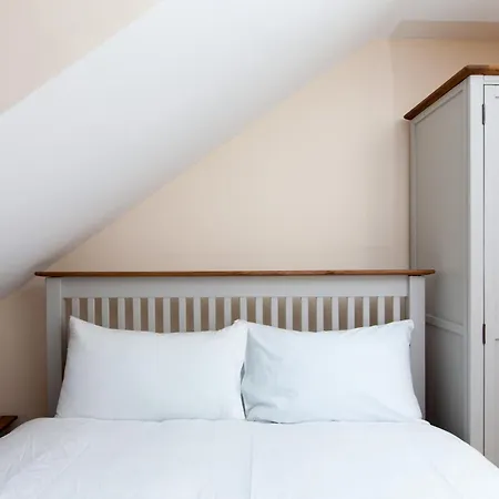 Luxe Arthurs Seat View Townhouse With Hot Tub Appartement Edinburgh