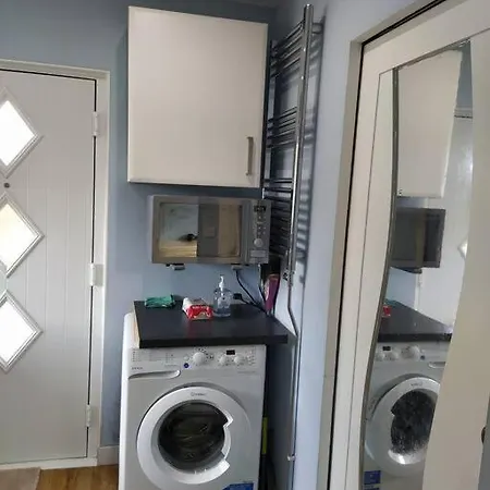 Апартаменты Studio Flat, Frequent Buses, 1-minute Walk To Bus Stop, 15 Minutes To City Center