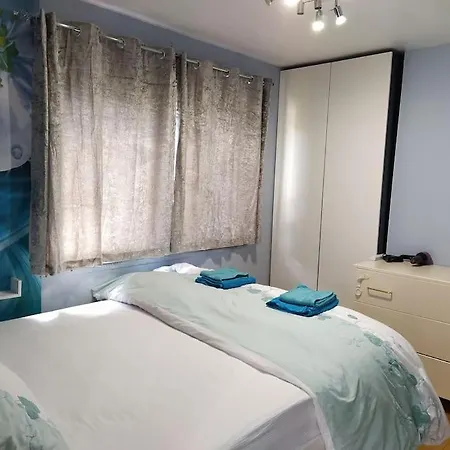Studio Flat, Frequent Buses, 1-minute Walk To Bus Stop, 15 Minutes To City Center *