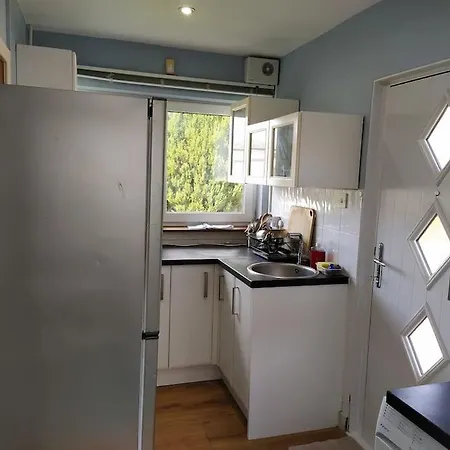 Апартаменты Studio Flat, Frequent Buses, 1-minute Walk To Bus Stop, 15 Minutes To City Center *
