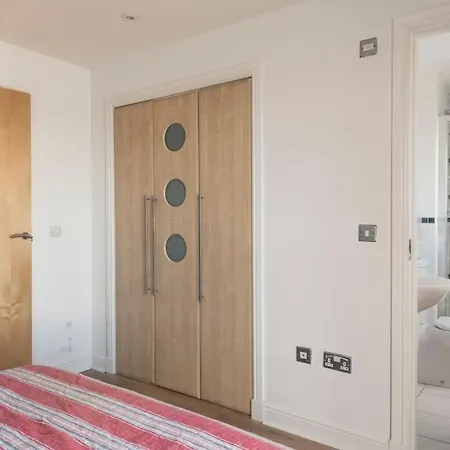 Calming Sea View Apartment *