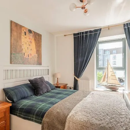 Calming Sea View Edinburgh