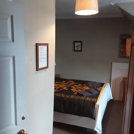 The City- Braveheart House * Эдинбург