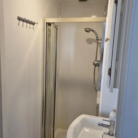 3 Double-bed Georgian In Prime Location Lägenhet *