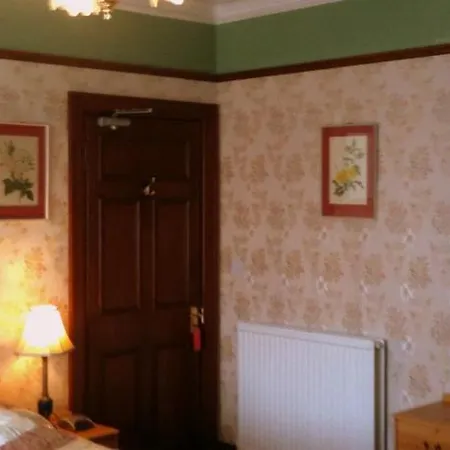Almond House Bed & Breakfast *