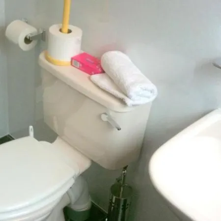 Almond House Nocleg ze śniadaniem *