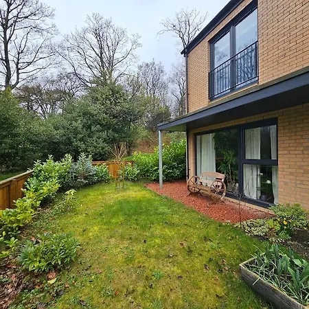 Дом отдыха Our House @ Little France *