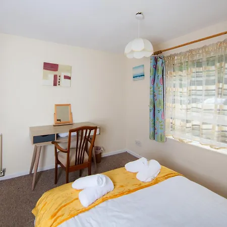 Fab Arthur Seat Views, Old Town Apartment *