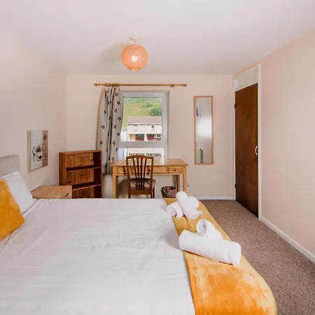 Fab Arthur Seat Views, Old Town Apartment