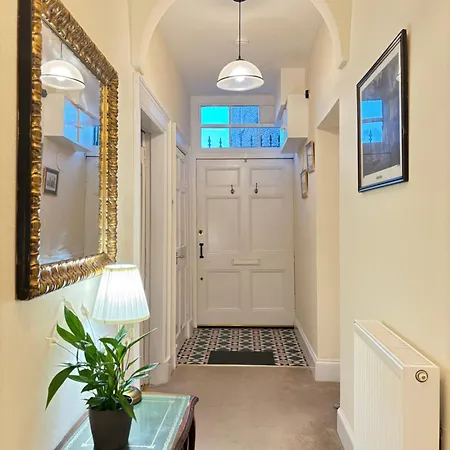 아파트 Cosy Georgian Flat *